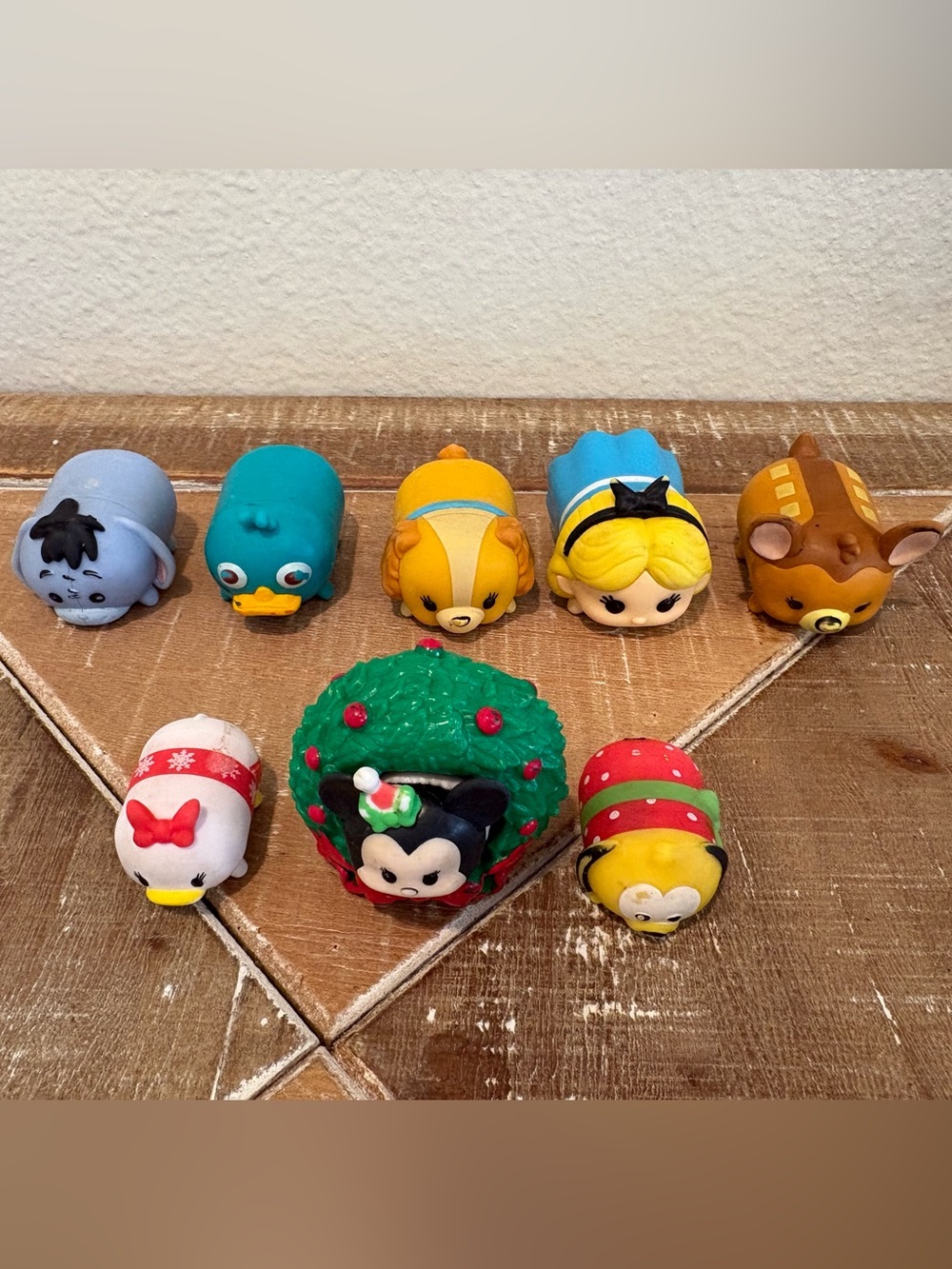 Disney Tsum Tsum Figure Lot 8 Eeyore Lady Minnie Alice Pluto Bambi Perry Daisy